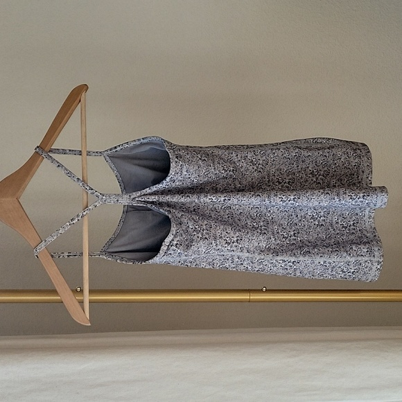 Lululemon Athletica Yoga Power Y Tank Silver Gray Size 4 - Picture 3 of 10